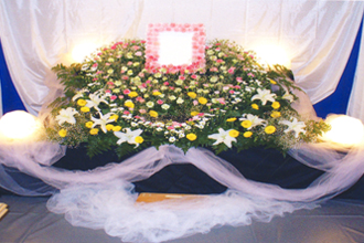 御使用いただけます祭壇花の御一例