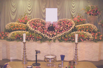 御使用いただけます祭壇花の御一例