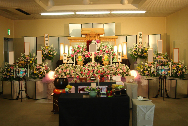 葬儀 | 鴻巣市 |  安心 | 真心 |祭壇